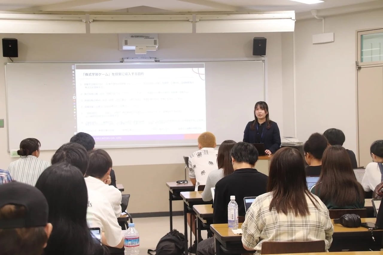 神田外語大学での授業風景